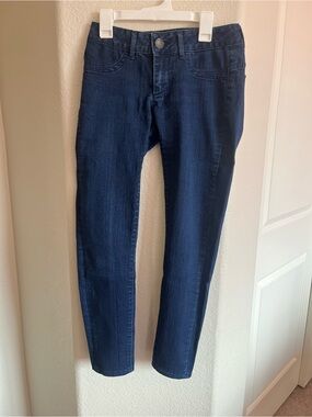 Victoria's Secret VS Siren Skinny Jeans in Dark Wash - Size 2